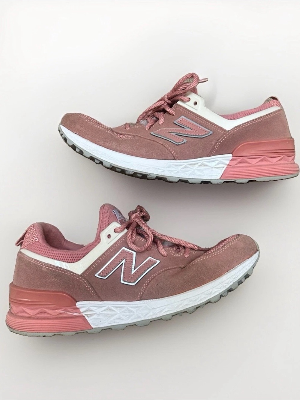 New Balance 574 Suede Sneaker Women’s 10 Dusty Pink Casual School Dad Shoes